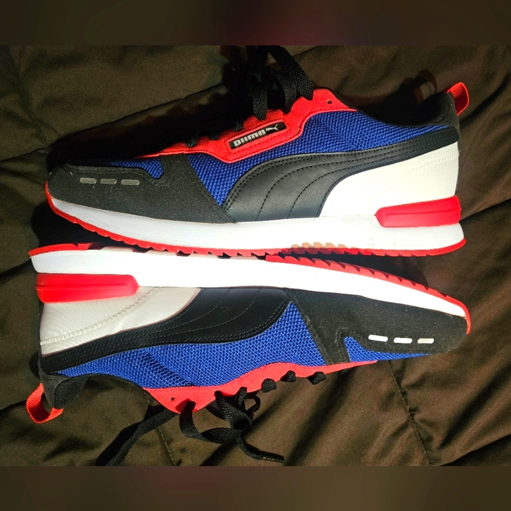Puma Men's Blue and Red Sneakers NWOT